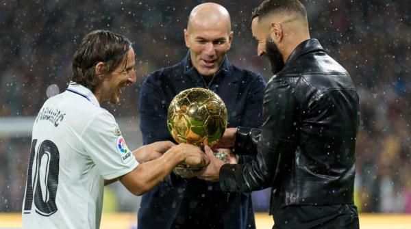 Zidane – HLV Được Săn Đón Khắp Châu  Âu